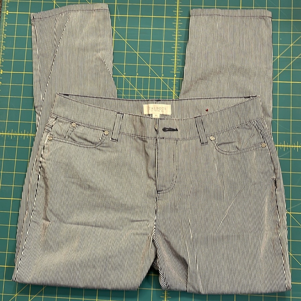 Talbots pin stripe Pants 10P. No wear